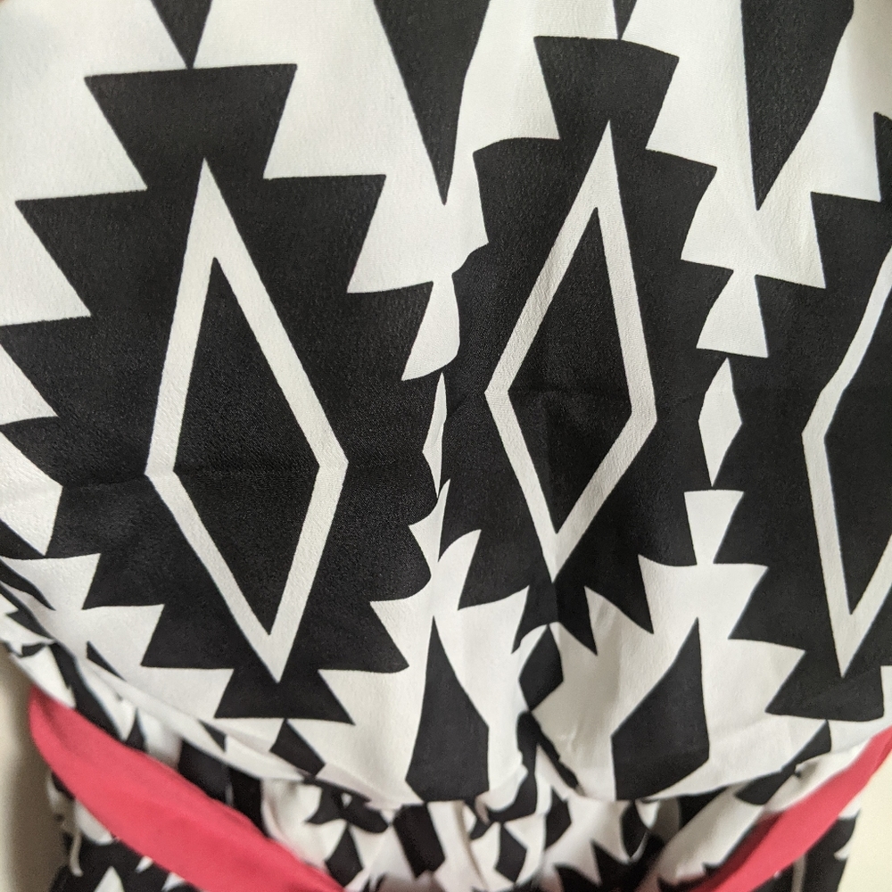 Black and White Geometric Print Mini Dress - Picture 2 of 6